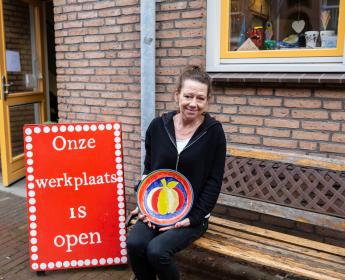 Bianca Okkerse voor de werkplaats Korsakov