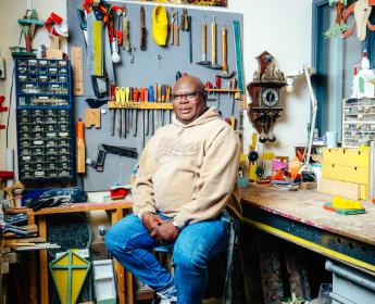 Stanley in de werkplaats van Amsta-locatie de De Poort