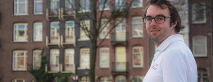 Rode kruis vrijwilliger bij Amsta