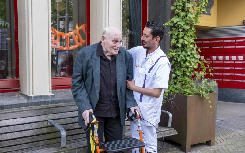 Wandelen met bewoner op Flesseman