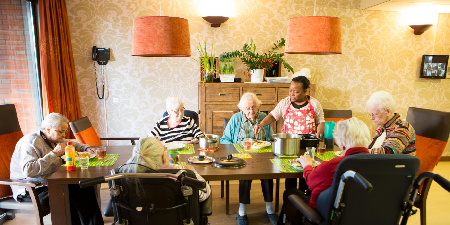Leven in een kleine groep bij Amsta als oudere met dementie