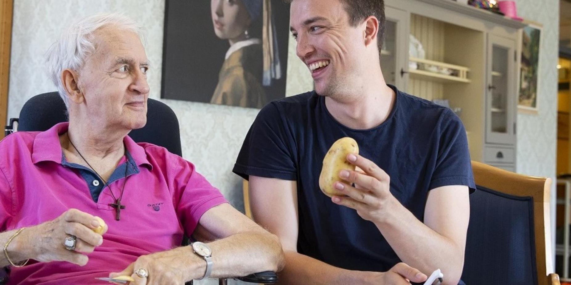 Kom werken bij Amsta als helpende / medewerker zorg