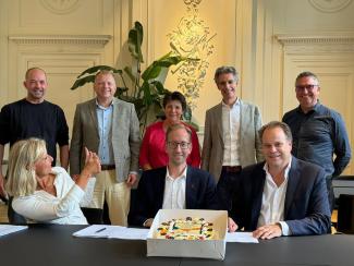 Ondertekening aannemingsovereenkomst KBK Bouwgroep en Amsta