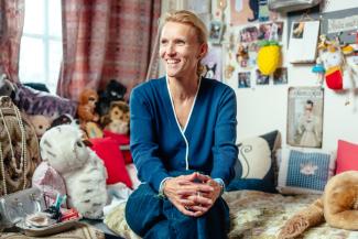 Roeline Biemond op de kamer van cliënt